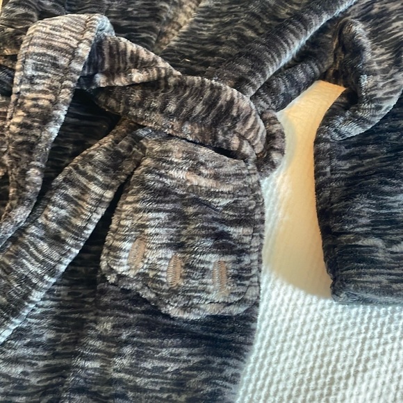 Toddler Bathrobe Size 2 - Picture 4 of 5